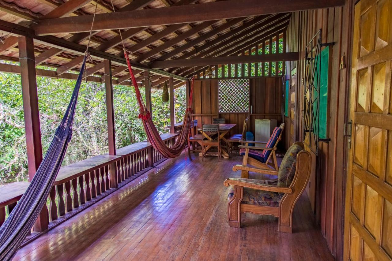 Cabinas Iguana Cahuita Exterior photo
