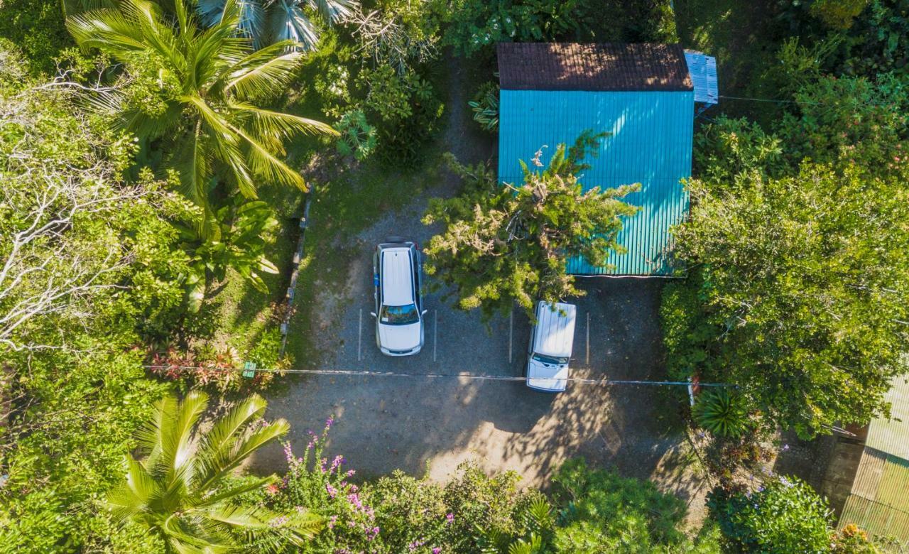 Cabinas Iguana Cahuita Exterior photo